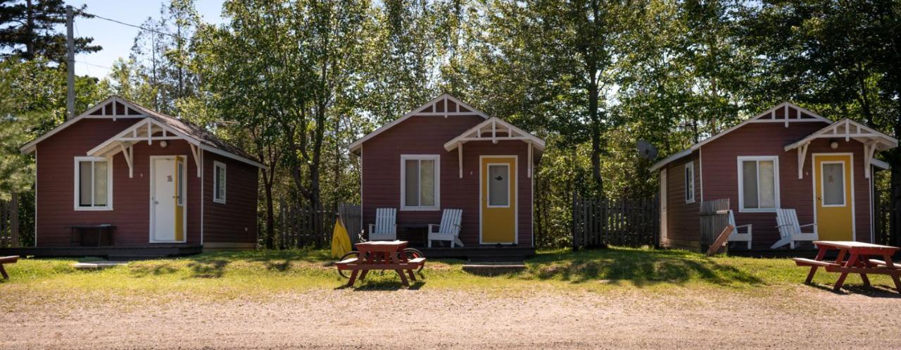 Complexe D'Hebergement La Maison Touristique Dugas Caraquet Eksteriør billede